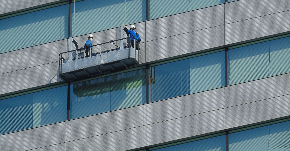 Benefits of Regular Warehouse Cleaning for Productivity