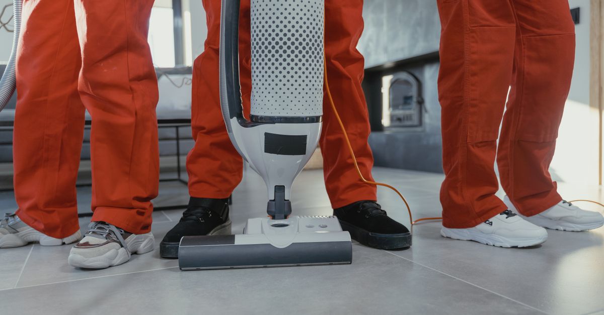 Choosing the Right Tools for Window Cleaning in High-Rise Buildings