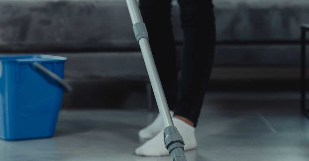Essential Tips for Maintaining Cleanliness in Bars and Pubs