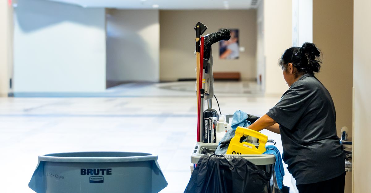 The Role of Sanitisation in Reducing Workplace Illness